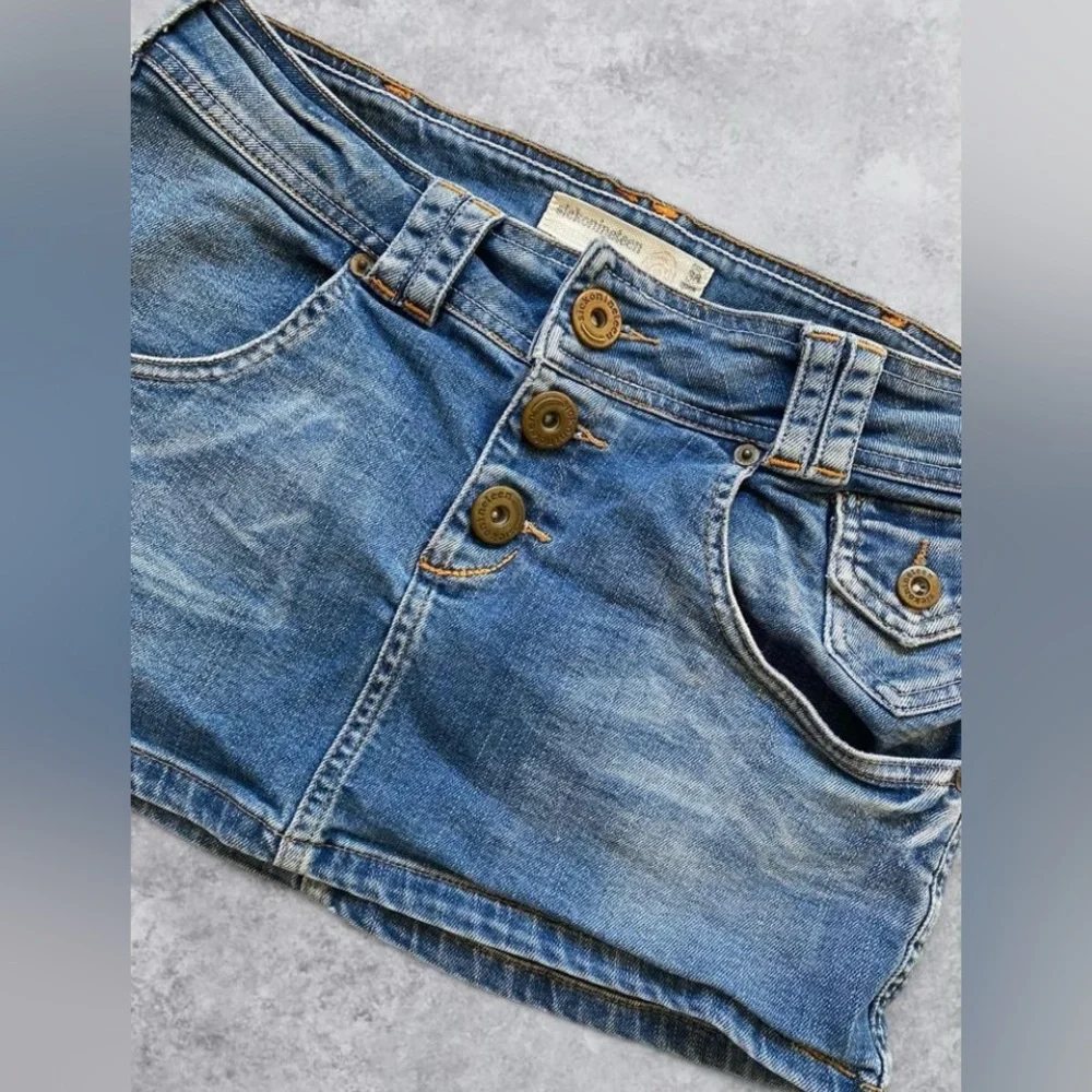 SOLD - Picture 2 of 4